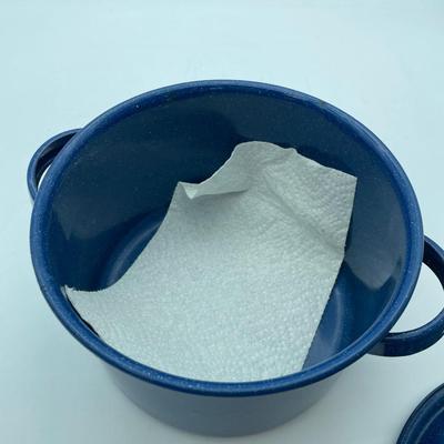 Enamelware pot
