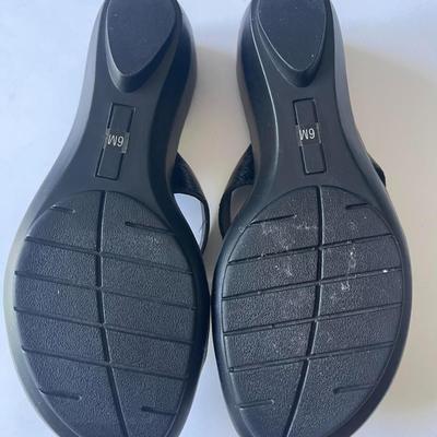 Brand New Karen Scott Soft Shoe Black Leather Wedge Sandals (Size 6)