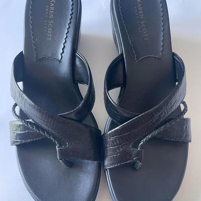 Brand New Karen Scott Soft Shoe Black Leather Wedge Sandals (Size 6)