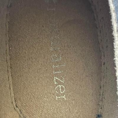 Brand New Naturalizer Chocolate Brown Suede Flats (Size 6.5)