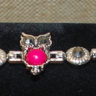 5 Red Belly Owls Bracelet (6½" End-to-End) on a Silver Tone Setting