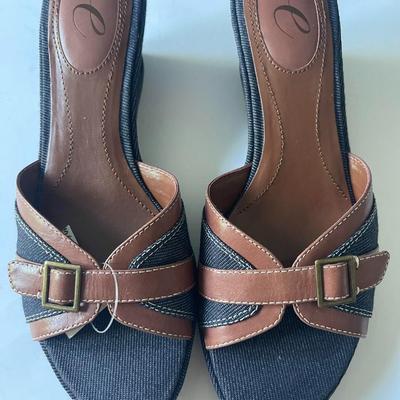 Brand New with Tags Easy Spirit Wedge Heel Sandals (Size 6.5)