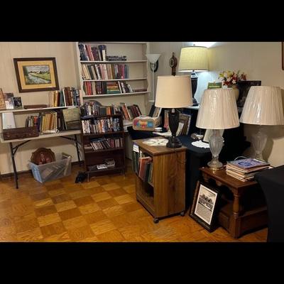 Lot 8: Books, lamps & More