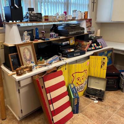 Lot 9: Electronics & More