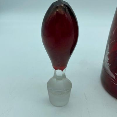 Gorgeous burgundy decanter w/stopper