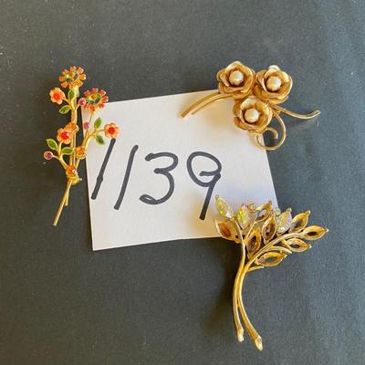 Vintage Brooch Lot
