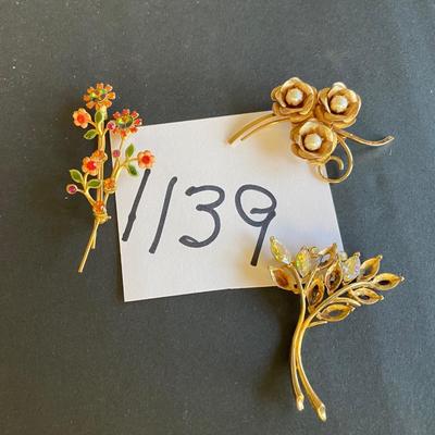 Vintage Brooch Lot