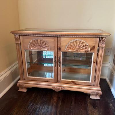 Pulaski Pine Display Cabinet with Bottom Light
