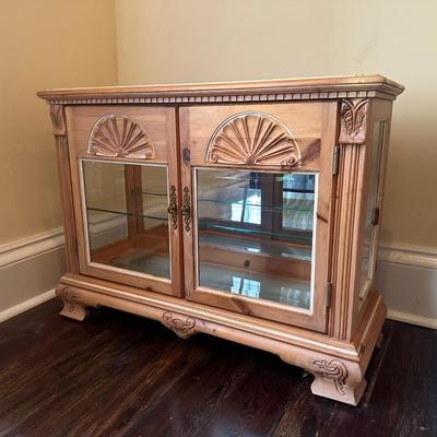 Pulaski Pine Display Cabinet with Bottom Light