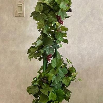 Artificial Trellised Grapevine