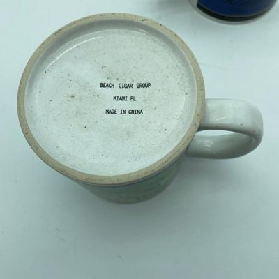 Set of 4 coffee mugs