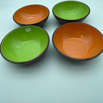 Set of 4 bowls