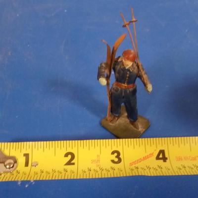 LOT 153 METAL SKIER