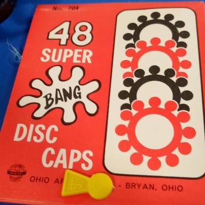 LOT 156 VINTAGE TOY CAP GUN AND CAPS