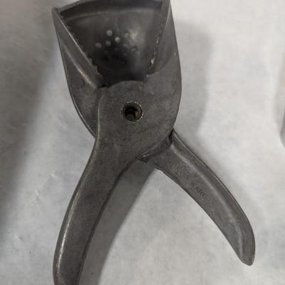 Assortment Of Kitchen Accessories