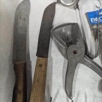 Assortment Of Kitchen Accessories