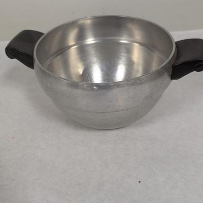 Wear-Ever Aluminum Hallite Pots & Pans