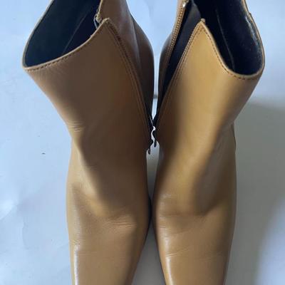 White Mountain Camel Leather Ankle Boots, Size 6.5