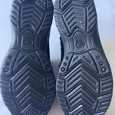 Brand New Easy Spirit Cozy Black Slip-On Shoes - Size 6.5