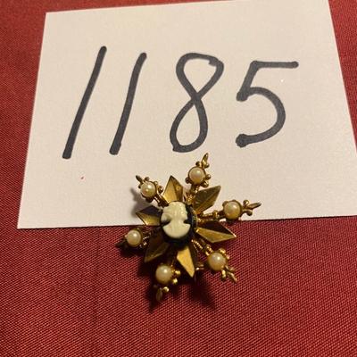 Vintage Cameo Star Brooch