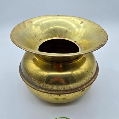 Spitoon