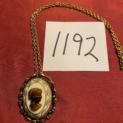 Vintage Cameo Brooch Pendant Necklace