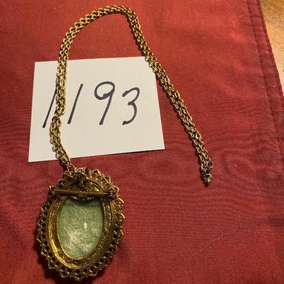 Vintage Cameo Brooch/Pendant Necklace