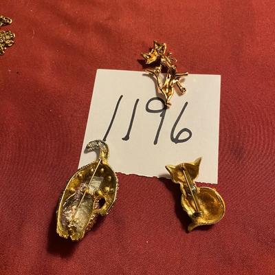 Kitty Brooch Lot