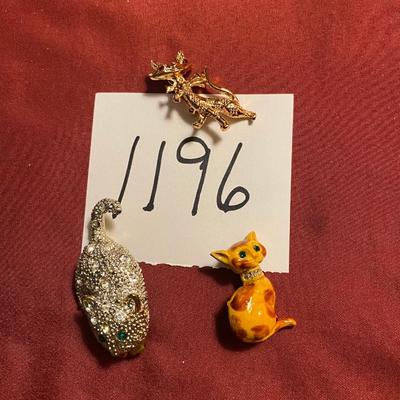 Kitty Brooch Lot