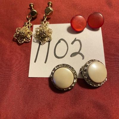 Vintage Clip on Earrings