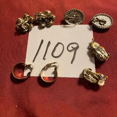 Vintage Clip on Earrings