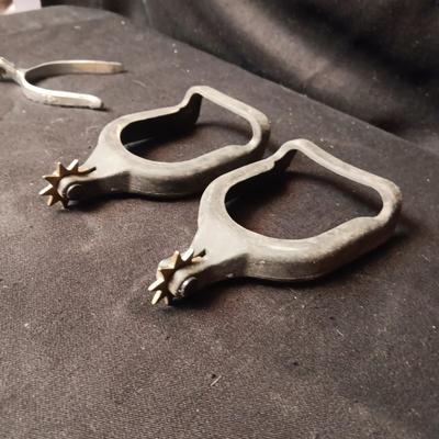 METAL AND RUBBER SPURS