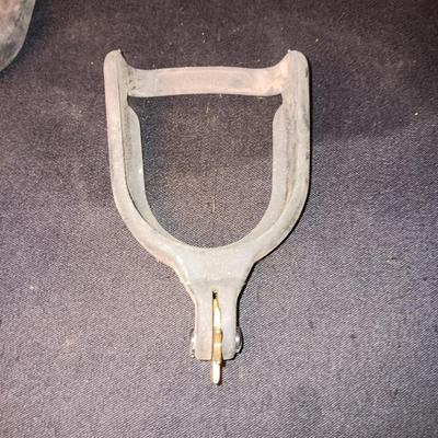 METAL AND RUBBER SPURS