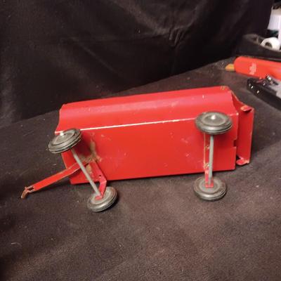 INTERNATIONAL METAL TOY TRACTOR AND ERTL CART