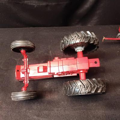 INTERNATIONAL METAL TOY TRACTOR AND ERTL CART