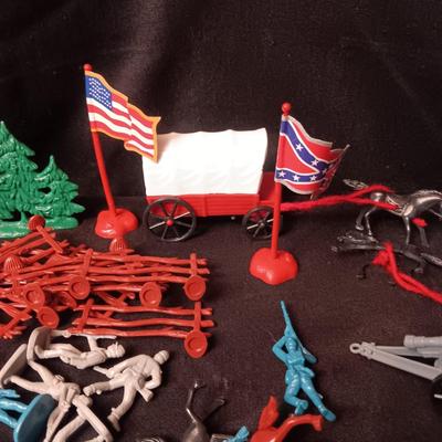 LARGE AMERICAN CIVIL WAR PLAY SET