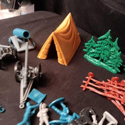 LARGE AMERICAN CIVIL WAR PLAY SET