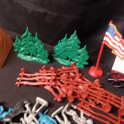 LARGE AMERICAN CIVIL WAR PLAY SET