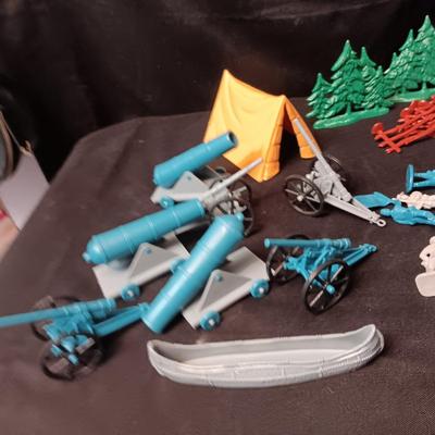LARGE AMERICAN CIVIL WAR PLAY SET