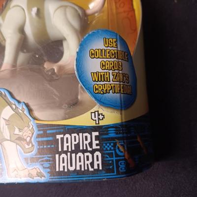 COLLECTIBLE TAPIRE IAUARA AND DUAL MASTERS TOYS