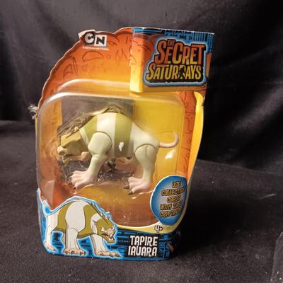 COLLECTIBLE TAPIRE IAUARA AND DUAL MASTERS TOYS