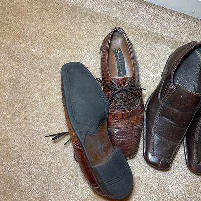 Men’s Leather Shoes Size 9-9.5, Belts, & Gloves (PC-RG)