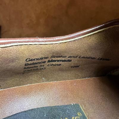 Men’s Leather Shoes Size 9-9.5, Belts, & Gloves (PC-RG)