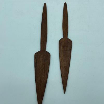 Decorative wooden arrows