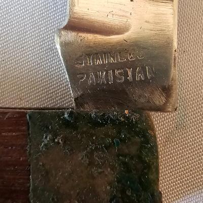 Knife Assortment Incl a Knife/Axe Combo (LR-JS)
