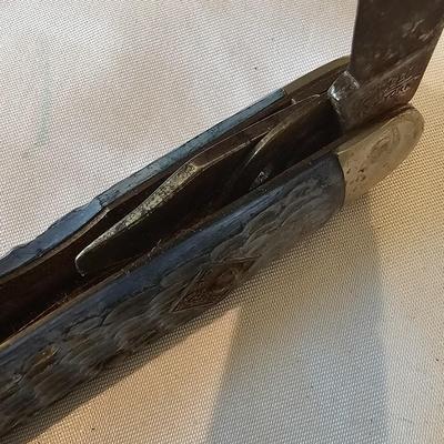 Knife Assortment Incl a Knife/Axe Combo (LR-JS)