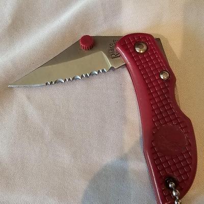 Knife Assortment Incl a Knife/Axe Combo (LR-JS)