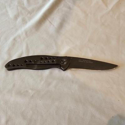 Knife Assortment Incl a Knife/Axe Combo (LR-JS)
