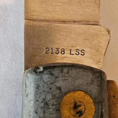 Knife Assortment Incl a Knife/Axe Combo (LR-JS)