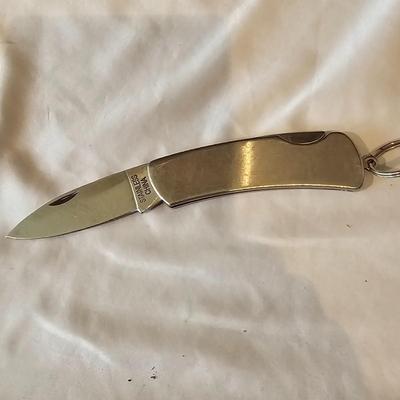 Knife Assortment Incl a Knife/Axe Combo (LR-JS)